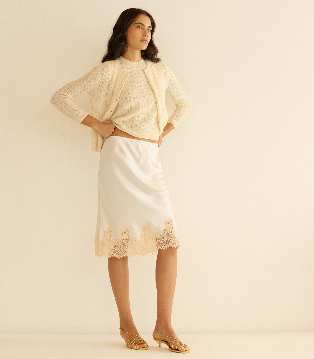 DANAE CASHMERE CABLE CARDIGAN -- DOGWOOD