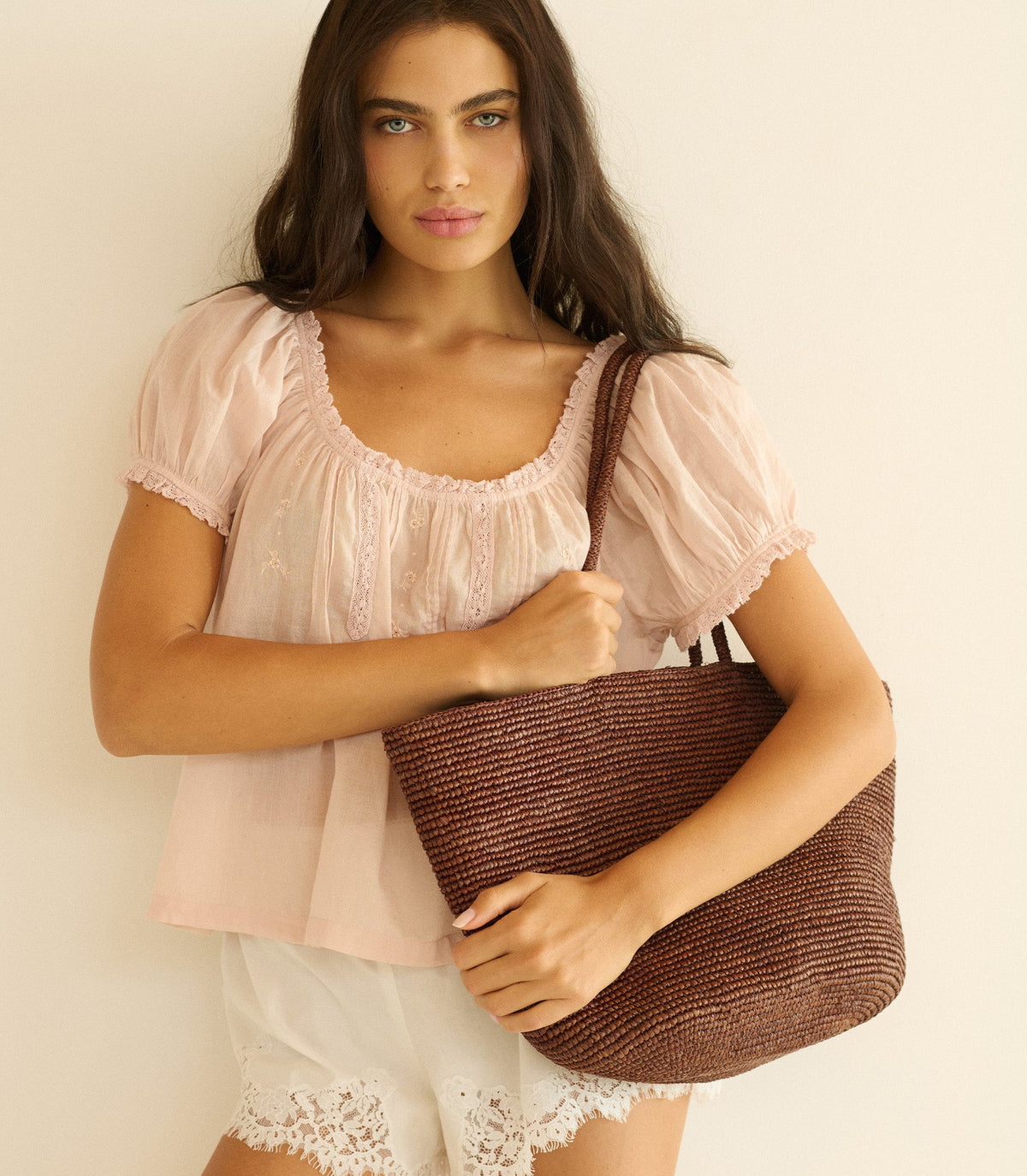 HARBOUR TOTE -- MARRON RAFFIA