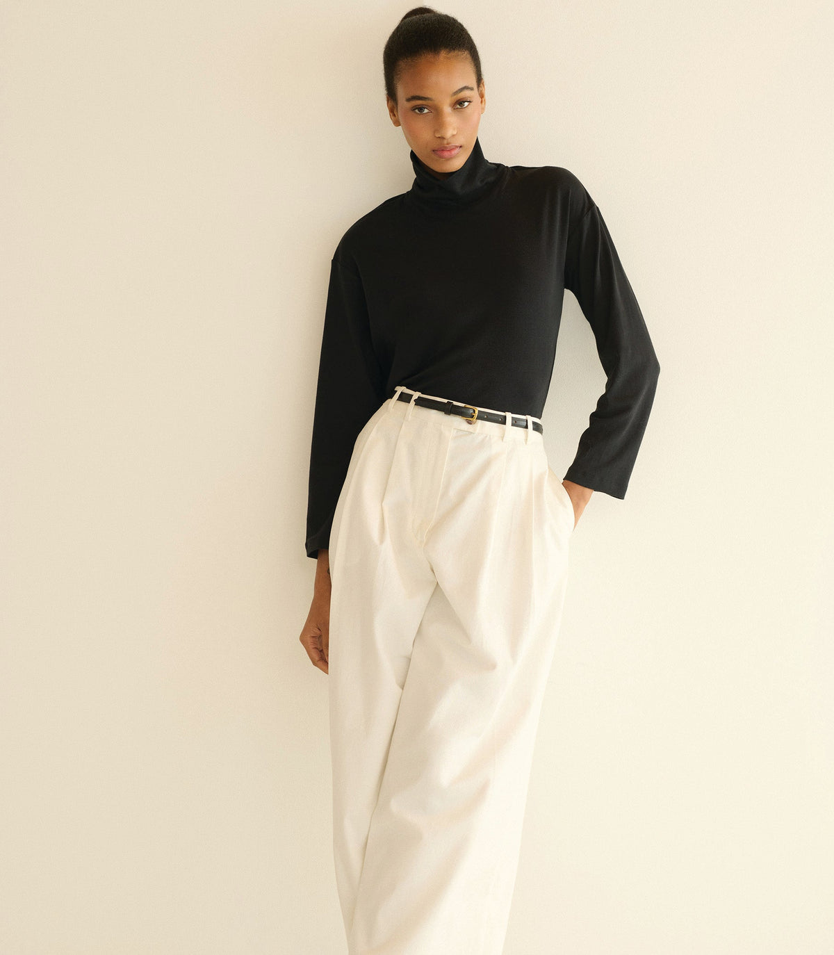 HAWTHORN TURTLENECK -- BLACK