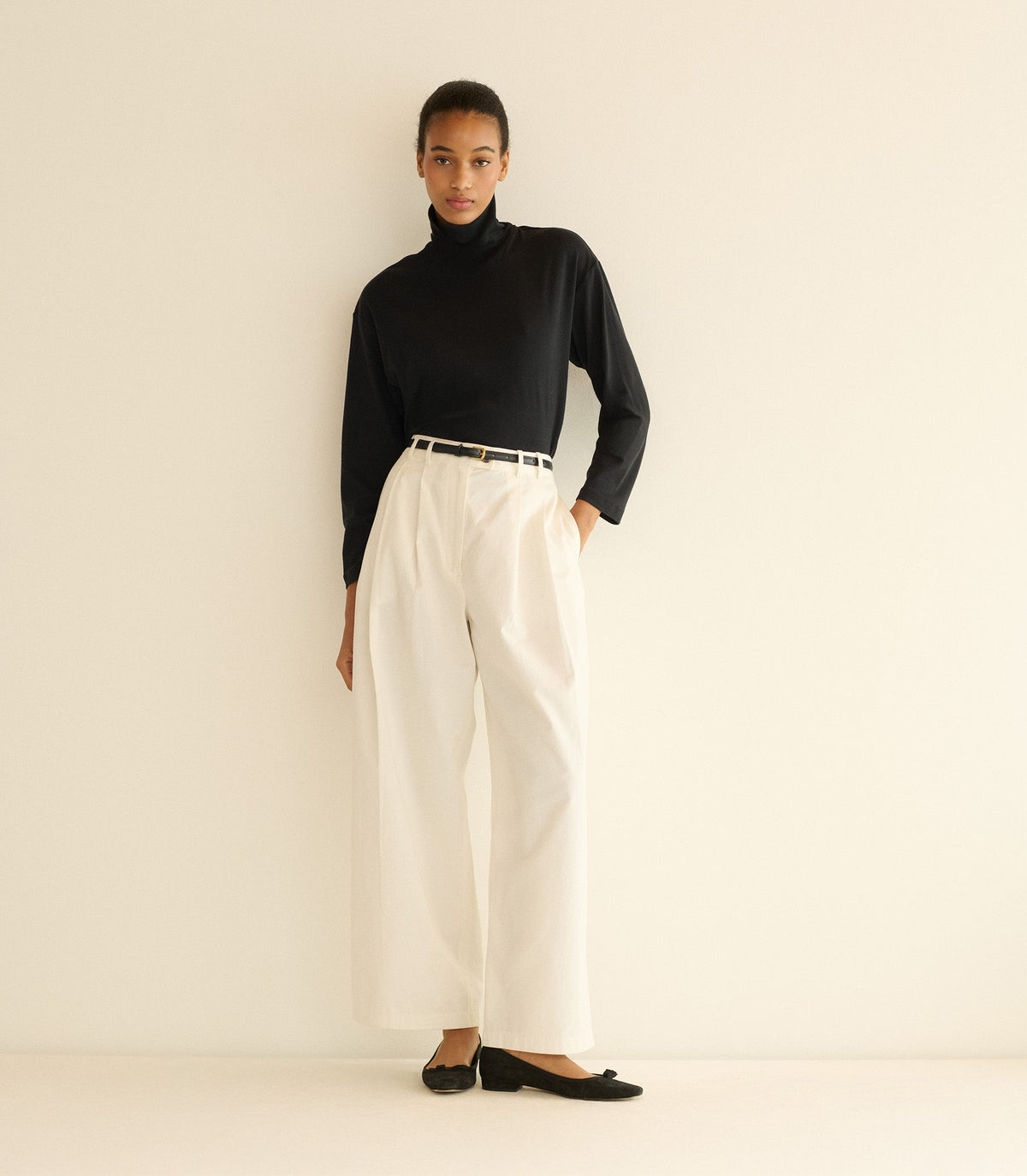 HAWTHORN TURTLENECK -- BLACK